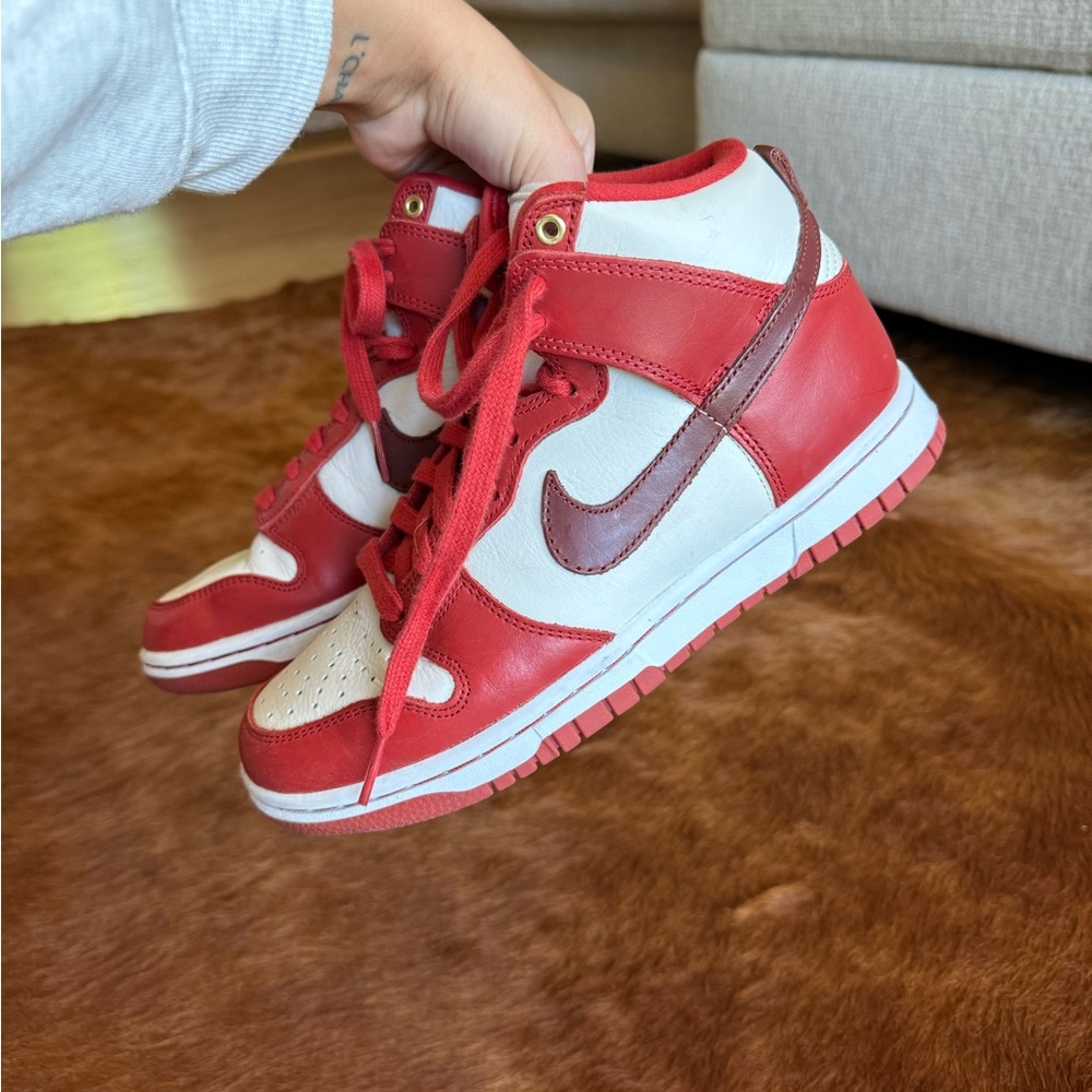 Red Nike Dunk